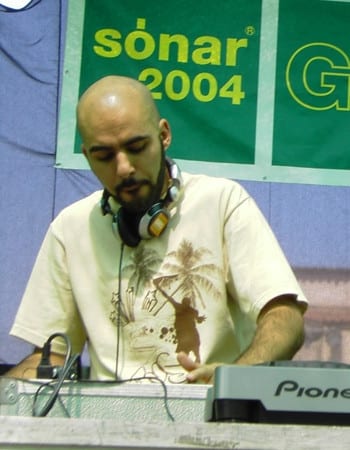 Dj2d2